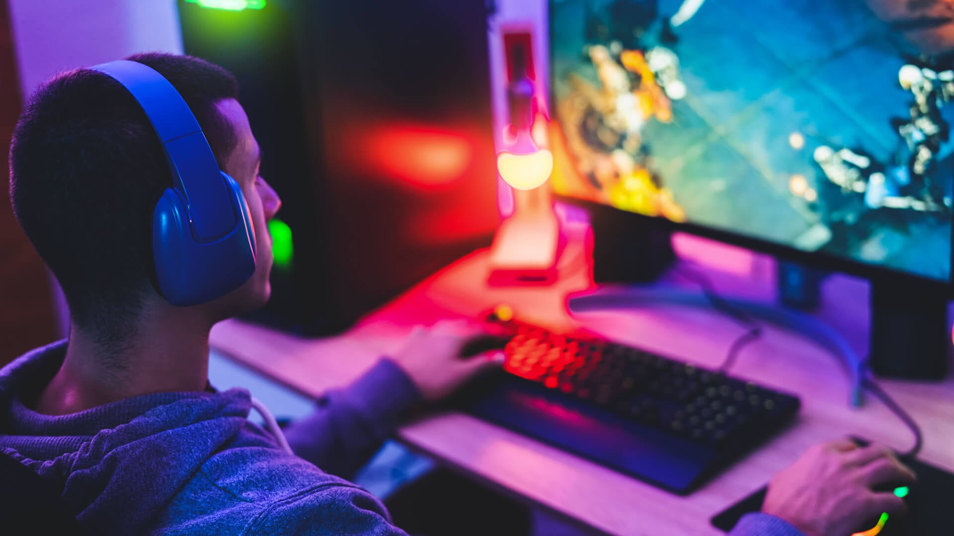 Pro gamer careers to earn his living from gaming